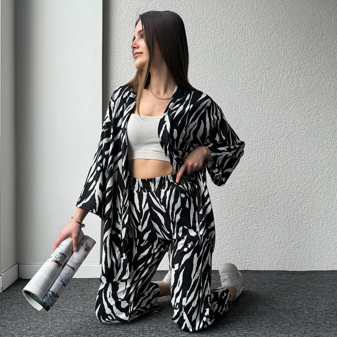 🐾 Stylish Zebra Print Coordinated Set 🐾 Trendy Gown inner & Trousers