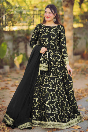 BM CLOTHING'S 3-Piece Embroidered Top, Flared Skirt, and Ornate Dupatta with Eidi Potli