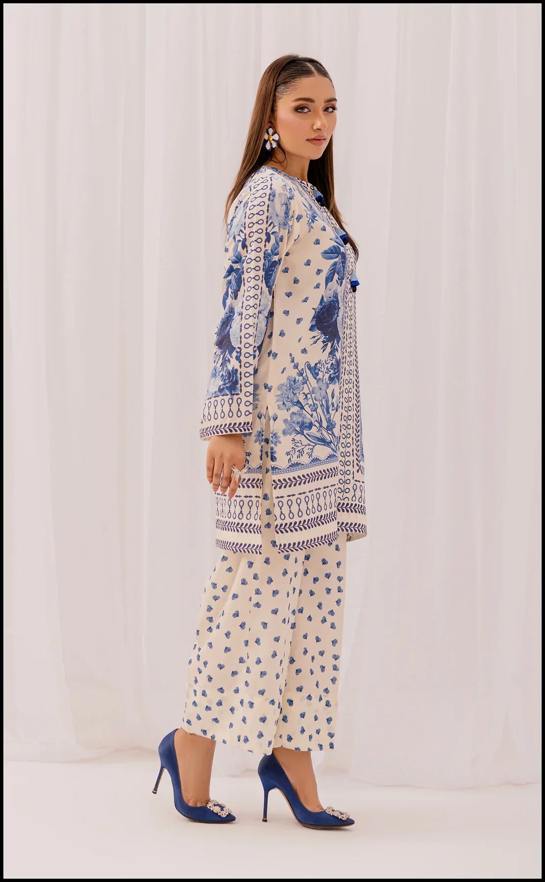 Royal Blue Bloom: Elegantly Embroidered Lawn Suit with Floral Detailing