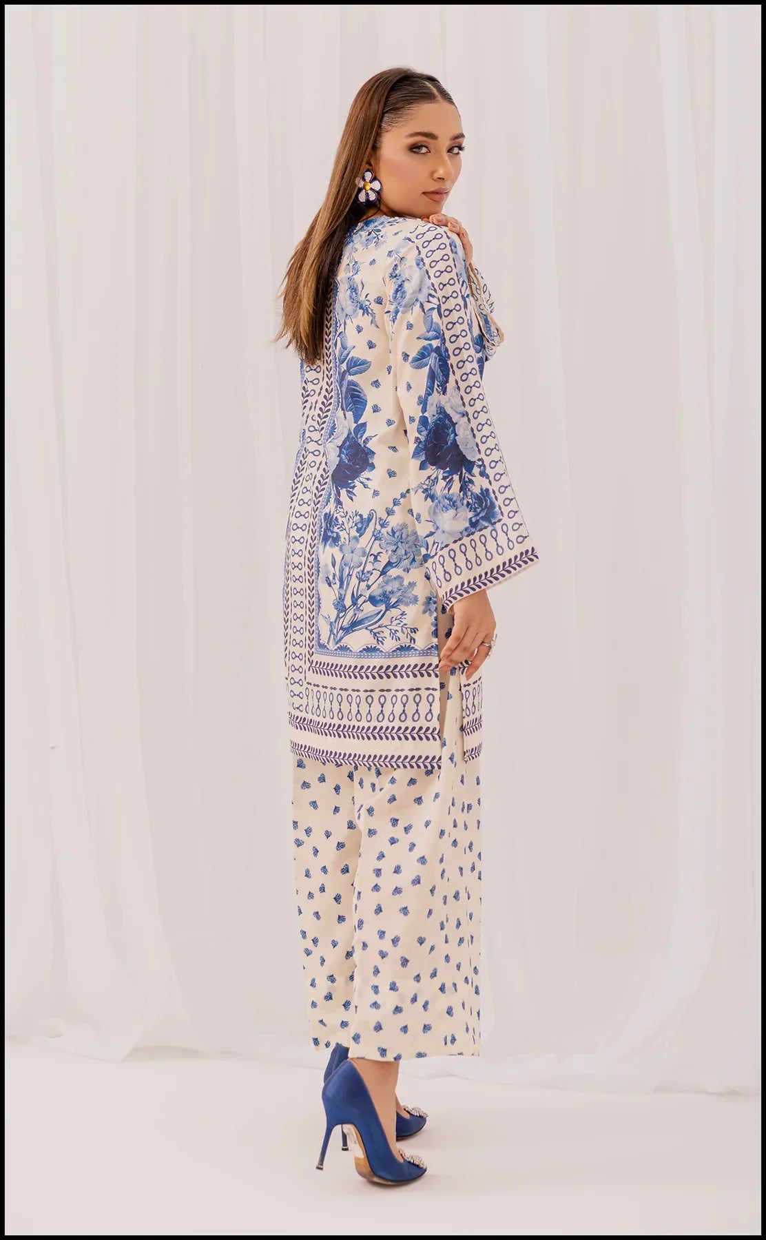 Royal Blue Bloom: Elegantly Embroidered Lawn Suit with Floral Detailing