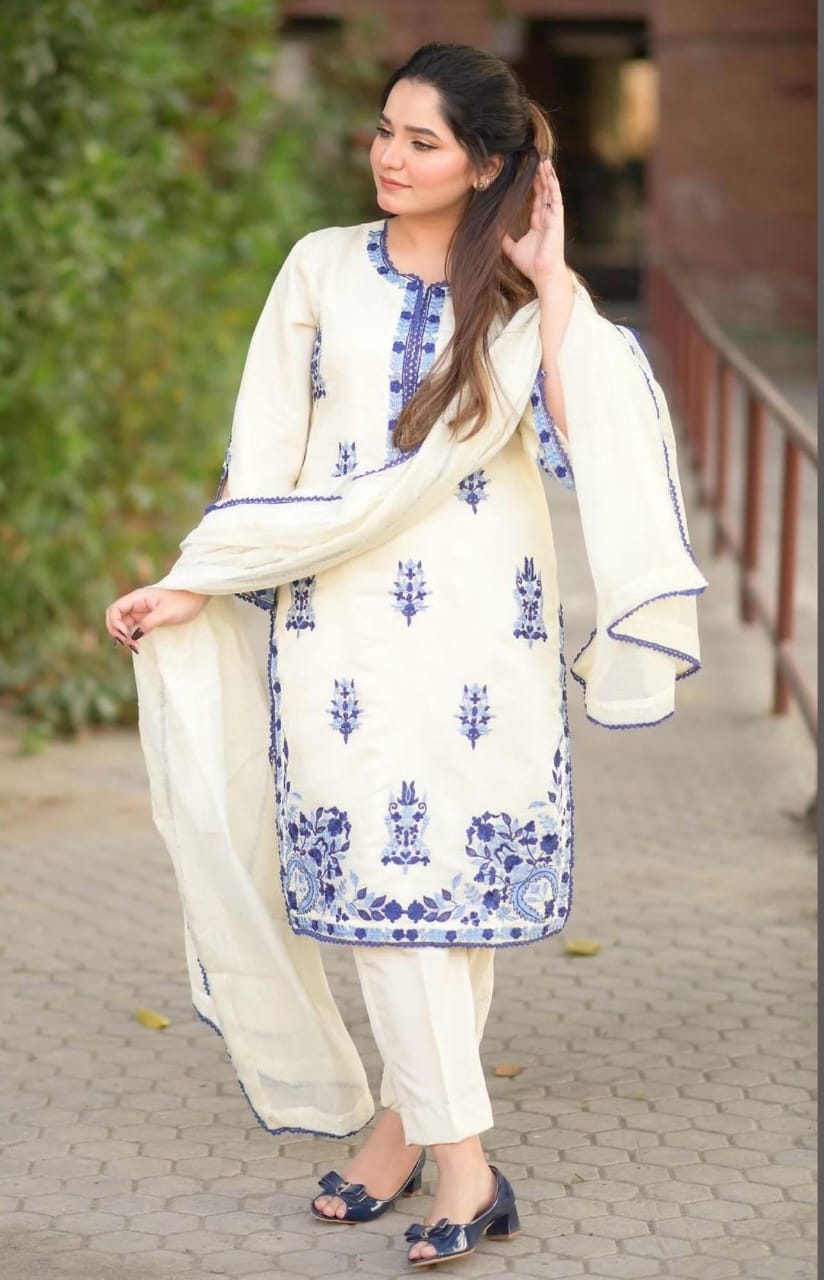 "Elegant 3-Piece Organza Malai Ensemble with Heavy Embroidery"