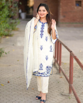 "Elegant 3-Piece Organza Malai Ensemble with Heavy Embroidery"