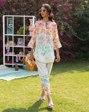 Blossom in Style: Floral Fusion Lawn Kurta Set - Perfect for Effortless Elegance